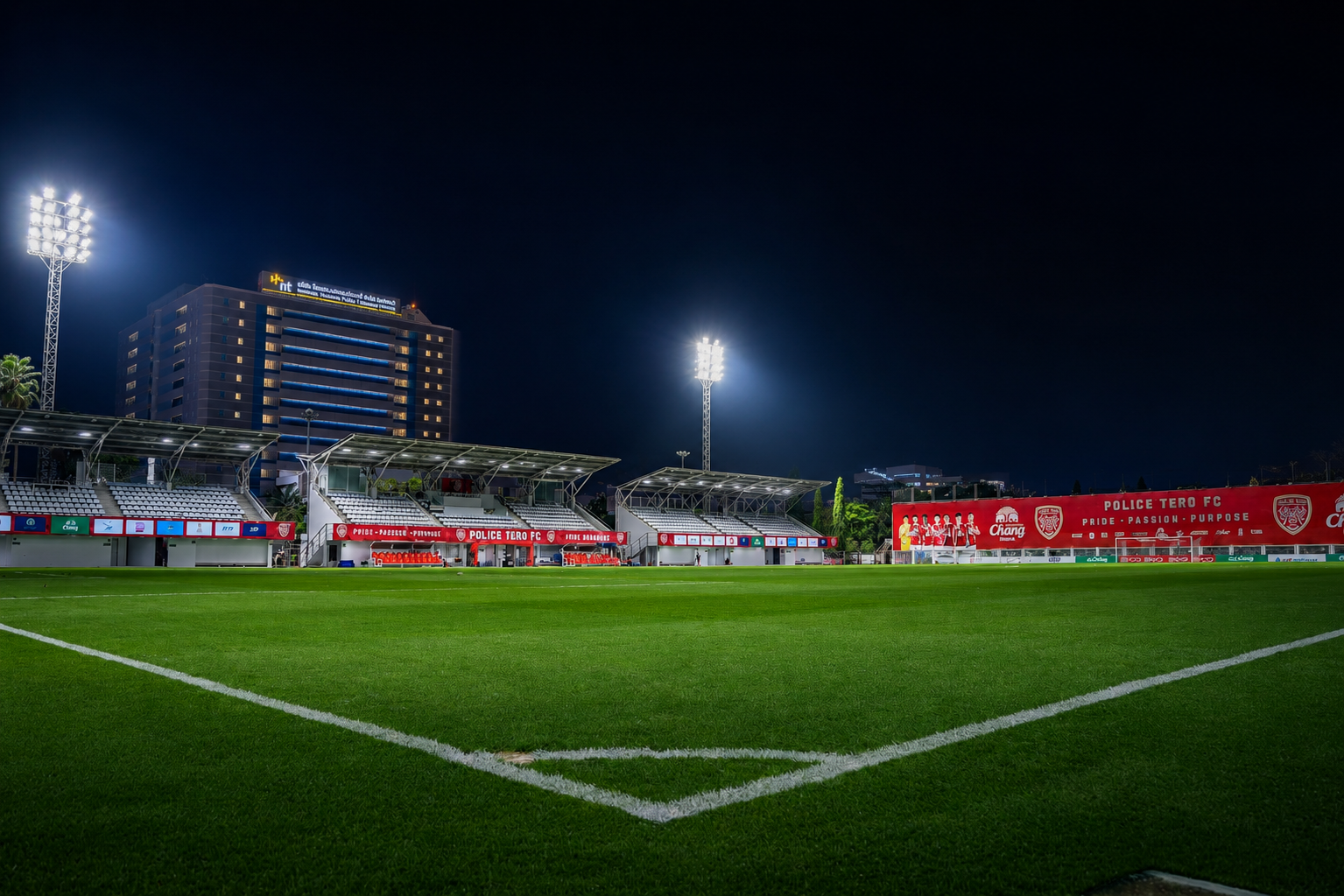 Stadium floodlights
